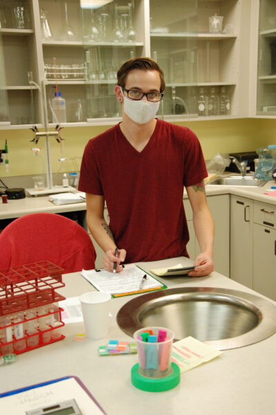 F5930 CF9 D87 E 486 E AA44 4713 EE393 DA5