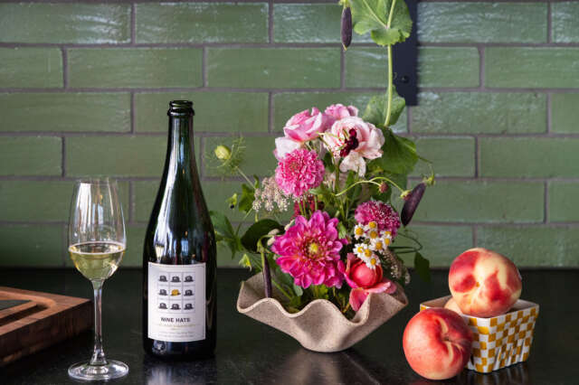 Nine hats blanc de blancs