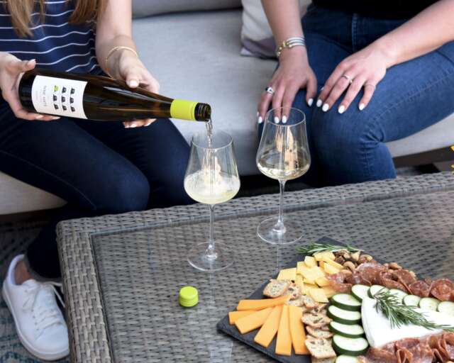 NH Riesling Pour Outside